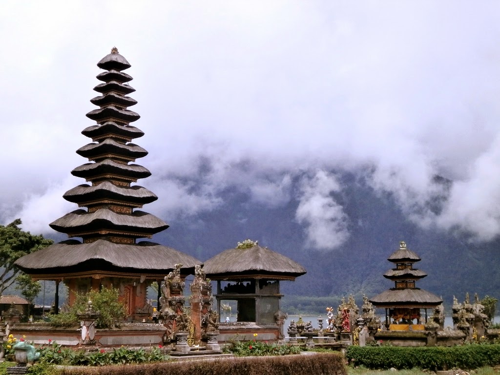 Dolandolen: Danau Beratan di Bedugul Bali