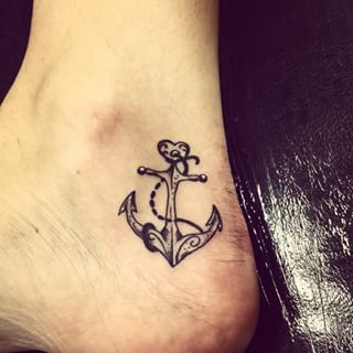 Tatuagem de Ancora Pequena