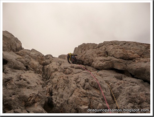 Via Directa de Los Martinez 250m D- V- (Picu Urriellu, Picos de Europa) (Omar) 0870
