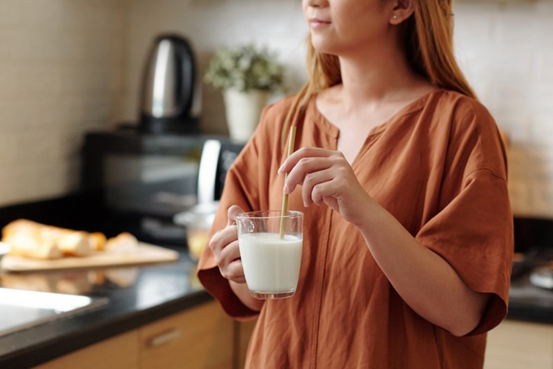Yetişkinler günde kaç porsiyon süt tüketmeli?