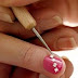 JOVEM CONTRAI HIV APÓS DIVIDIR EQUIPAMENTO DE MANICURE.  UMA MULHER DE 22 ANOS FOI DIAGNOSTICADA COM HIV DEPOIS DE TER FEITO AS UNHAS USANDO EQUIPAMENTOS DE MANICURE COMPARTILHADOS. DE ACORDO COM CIENTISTAS ENTREVISTADOS PELO SITE DAILYMAIL, APESAR DE A AIDS SER TRANSMITIDA PRINCIPALMENTE POR VIA SEXUAL, O HIV TAMBÉM PODE SER CONTRAÍDO POR MEIO DE ALICATES, AGULHAS OU QUALQUER MATERIAL CORTANTE INFECTADO.