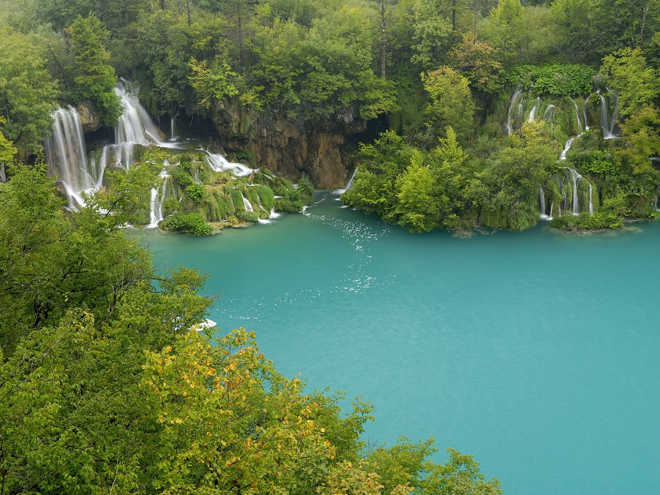 Plitvice Lakes National Park – Croatia High Resolution Wallpapers