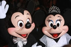 Gambar Mickey-Mouse-and-Minnie-Mouse