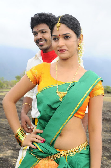 Spicy Tamil Actress Saree navel Show