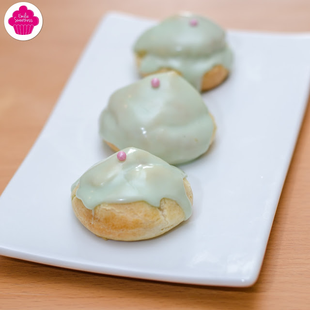 Petits choux verts à la crème vanille et fève tonka de Michalak