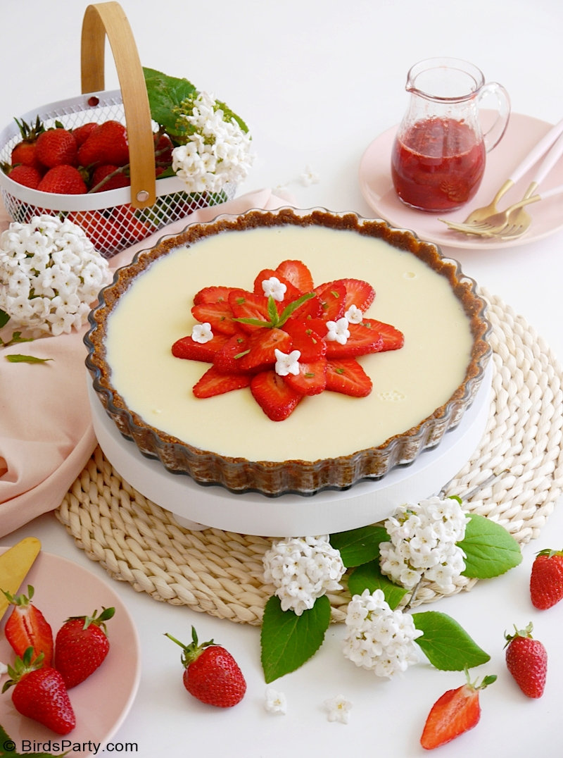Tarte aux fraises au chocolat blanc sans cuisson - rapide et facile à préparer avec seulement quelques ingrédients de base!