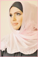 Model jilbab terbaru pink