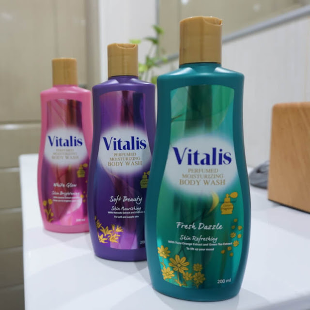 Ide Menulis Datang Saat Mandi Parfum dengan Vitalis Body Wash