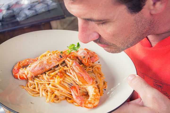 How does smell affect weight loss?