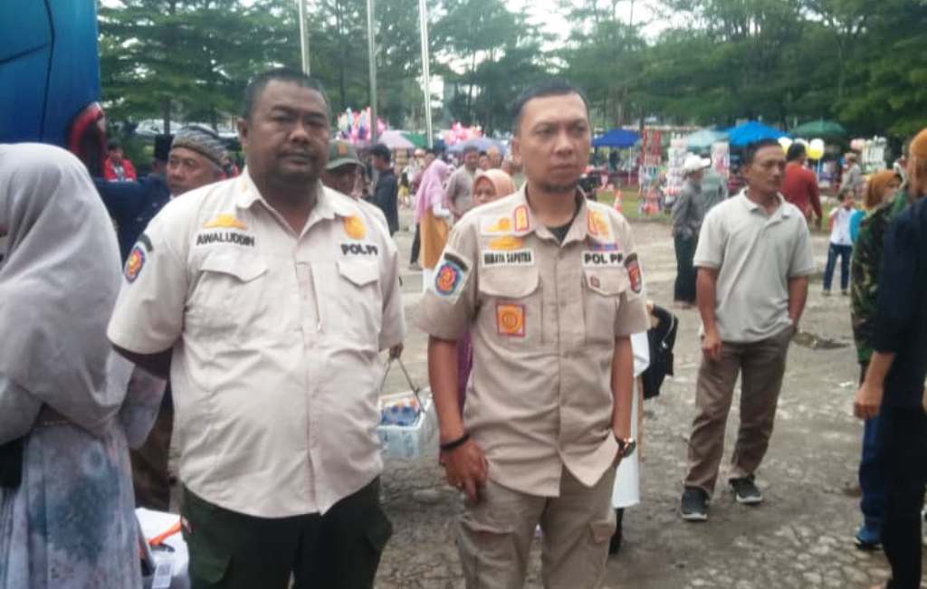 Satpol PP Lambar Laksanakan Pengamanan Kegiatan Pelepasan 311 Calon Jamaah Haji di Islamic Center Sekuting