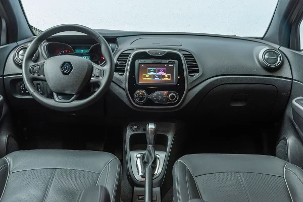 Interior Renault Captur Bose