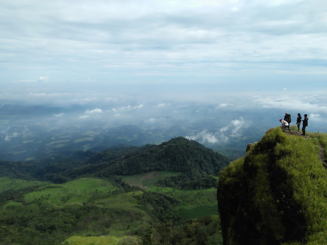 PENDAKIAN GUNUNG UNGARAN via BASECAMP MAWAR