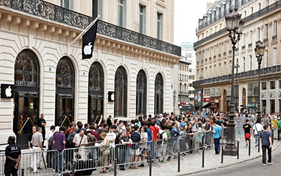 Flagship Apple Store in Paris
