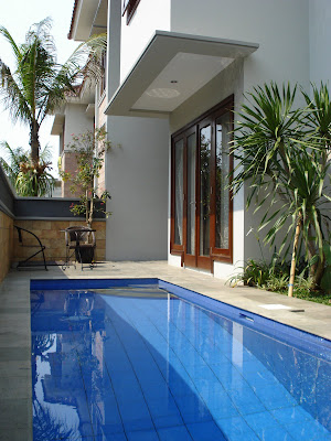  gambar  desain kolam  renang  minimalis  pool maintenance