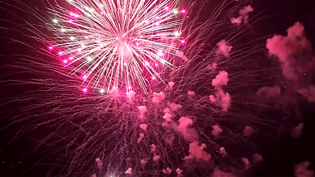 KUMPULAN GAMBAR ANIMASI KEMBANG API BERGERAK DP Tahun Baru Fireworks