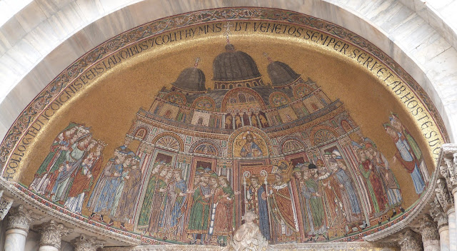 ROMÁNICO EN VENECIA. Basílica de San Marcos. Cúpula del Portal de San Alipio. Traslado de las reliquias de San Marcos.