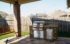 outdoor kitchen