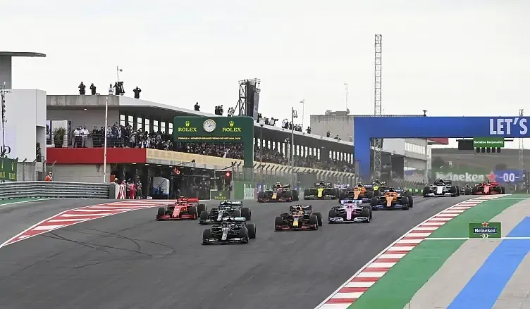 Partenza del gran premio del Portogallo 2020