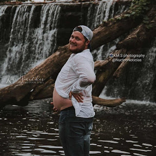 Marido sorprende a su esposa embarazada con una original sesión fotográfica