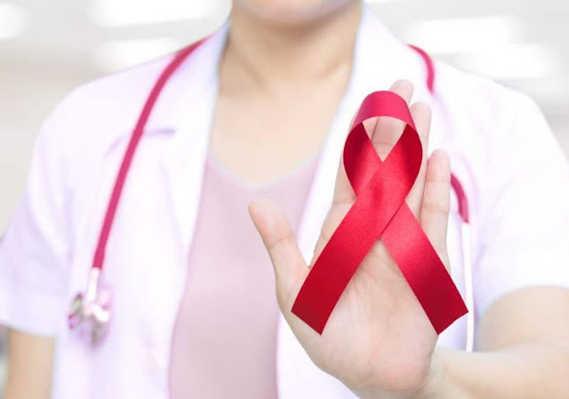 HIV có thế lây truyền qua con đường nào?