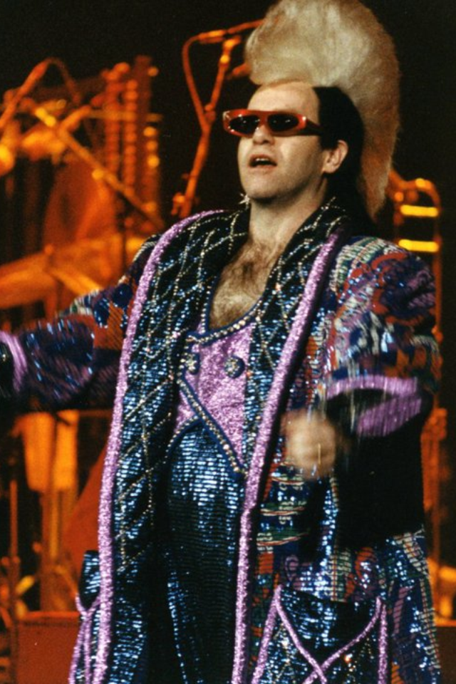 Elton Daily: Tasmanian EJ Fan Buys Tour de Force Costume