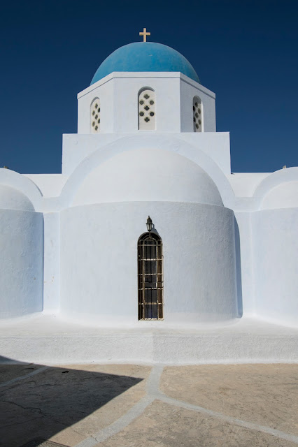 Chiesa a Pyrgos-Santorini