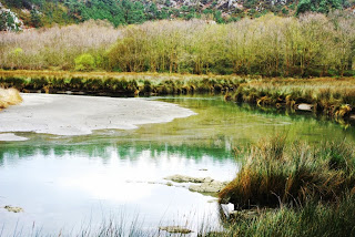 Río Barayo en la playa del mismo nombre