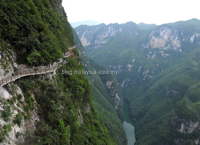 Yunyang Glass Cliff Walk