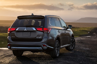 Explore The World’s Best-selling Plug-in Hybrid Crossover: 2018 Outlander Phev 