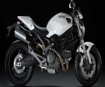 MOTORCYCLE DUCATI MONSTER 696 2011