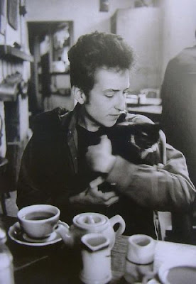 Celebrities and their Pets Seen On www.coolpicturegallery.net