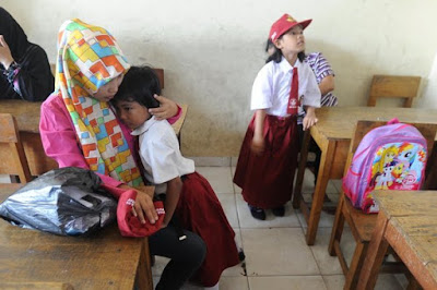 Tips Mengakali Anak Mogok Sekolah Kaprikornus Semangat Tips Mengakali Anak Mogok Sekolah Kaprikornus Semangat