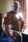 Big Muscle Hunk Brad Hollibaugh