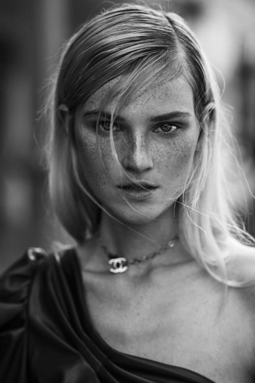 Agata Serge 500px arte fotografia fashion mulheres modelos sardas beleza preto e branco