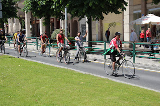 Amantes de la bici ponen en marcha un paseo urbano mensual por Barakaldo