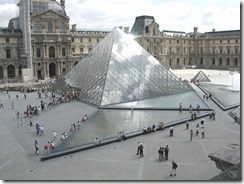 museum_louvre_pyram_lg