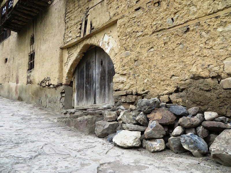 Old doorway, Masouleh title=