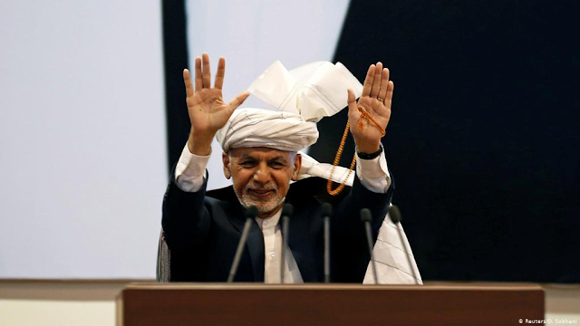 Última hora : El presidente de Afganistán abandona el país ante avance talibán