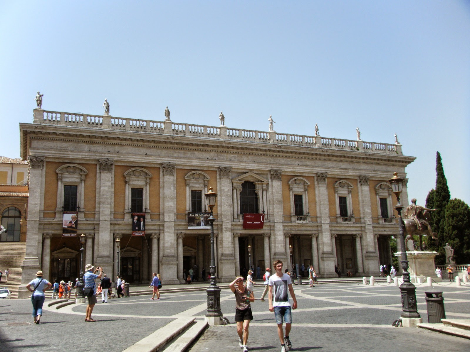 やっぱイタリア 旅先のヒントと旅行術 イタリア ローマ カピトリーニ美術館 世界最古の美術館 フォロロマーノを上から眺める