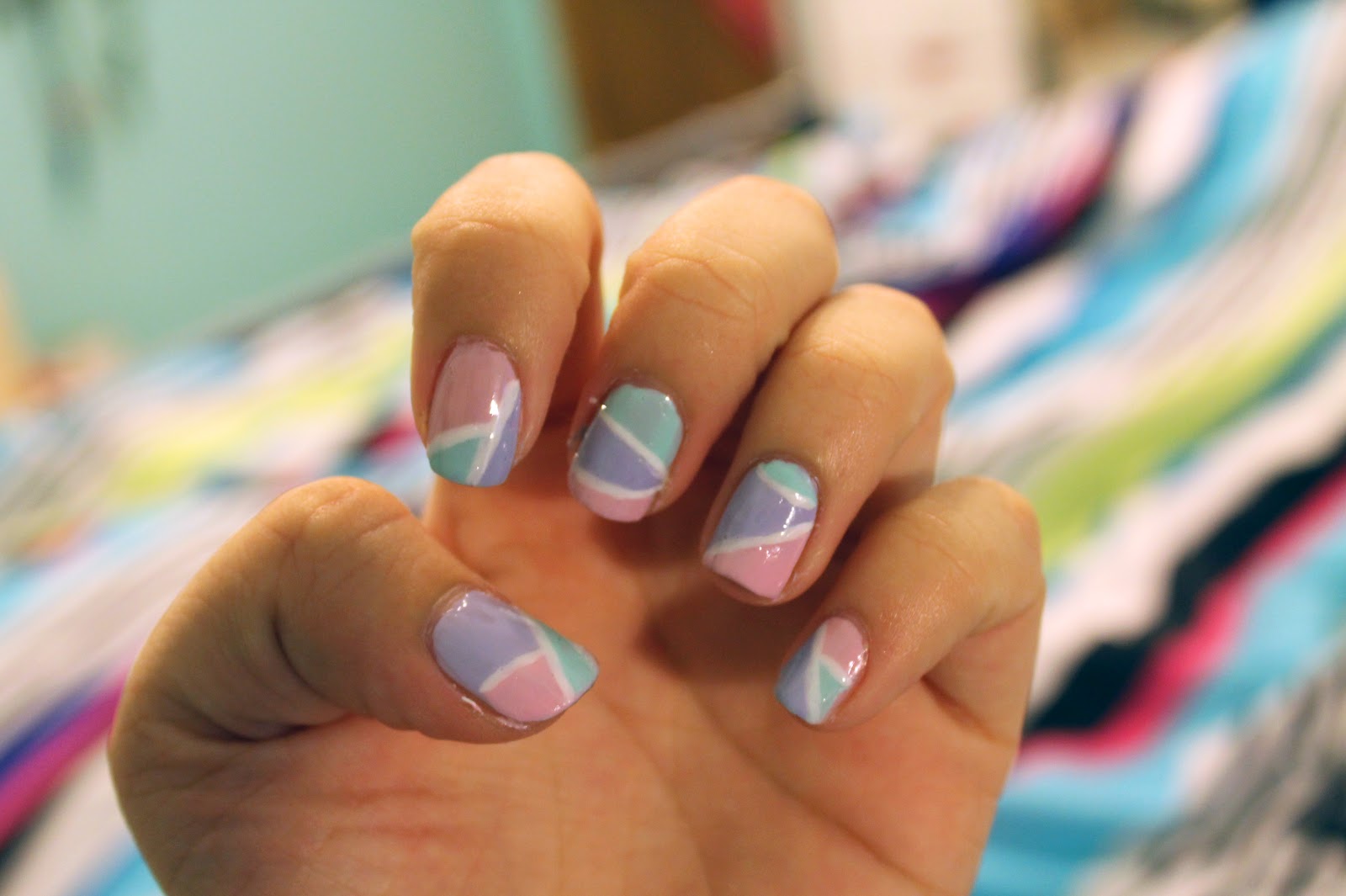 Myteefine : Geometric Pastel Nails