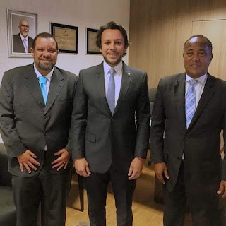 Noticias do Recôncavo : CRUZ DAS ALMAS: Elias de Gogó pousa para foto ao lado de Negro Monte Jr e do vice-prefeito Max Passos