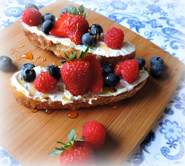 Fresh Berry Crostini