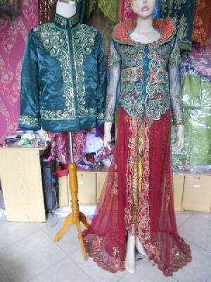 Contoh Kebaya Couple Untuk Tunangan Modern Terbaru 2018 
