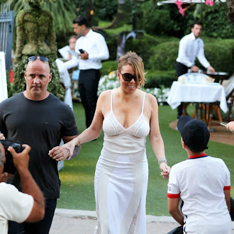 Mariah Carey during a private dinner in St Tropez July 19-2016 049.jpg