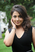 Madhu Shalini glam pics-thumbnail-10