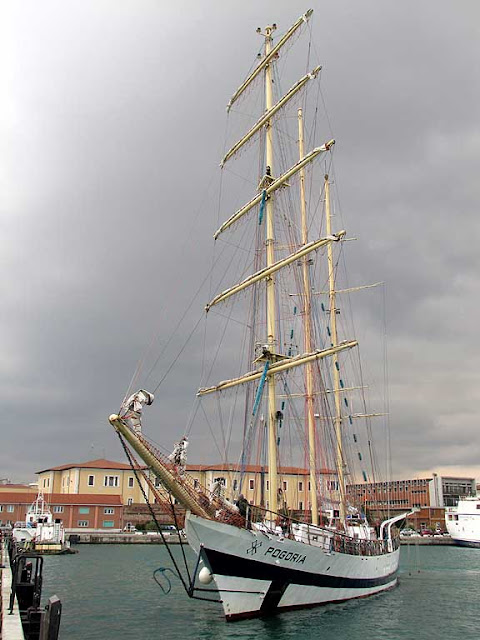 Nave scuola Pogoria, Livorno