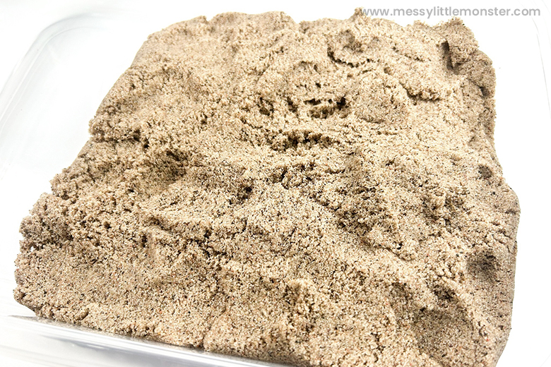 kinetic sand sensory bin