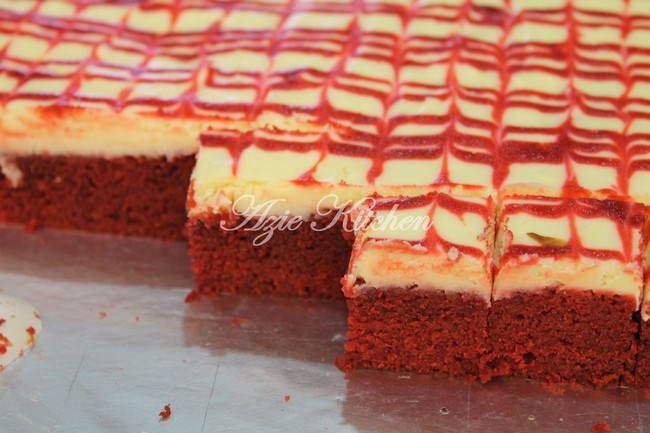 Red Velvet Cheese Brownies Untuk Majlis Harijadi - Azie 