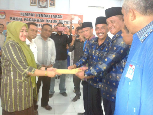 Maju Bersama Rakyat, Pasangan Pertama Mendaftar di KPUD Bima