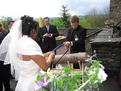 Tradisi-tradisi Aneh dalam Pernikahan di Dunia